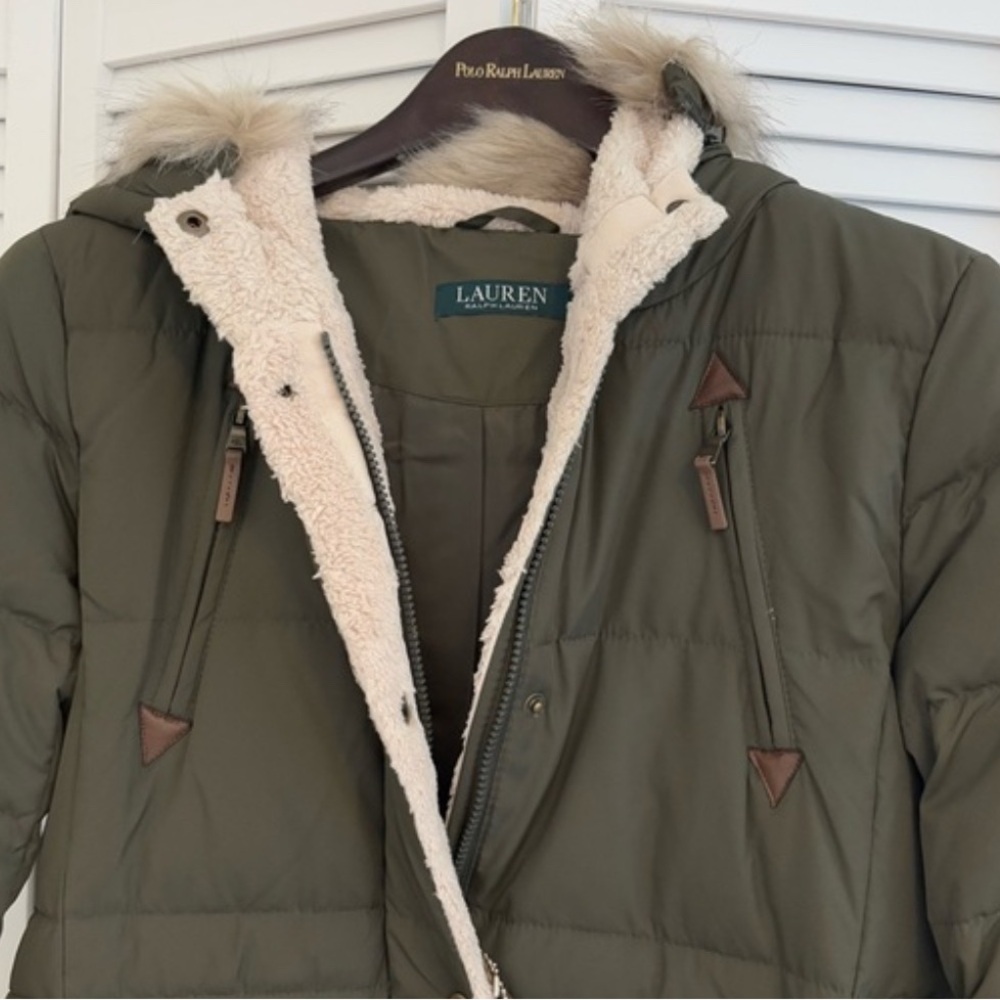 EUC- Ralph Lauren Woman’s Large Gray, Down, Puffer Parka with Fur Lined Hood